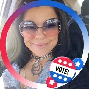 Meet your Posher, Annie